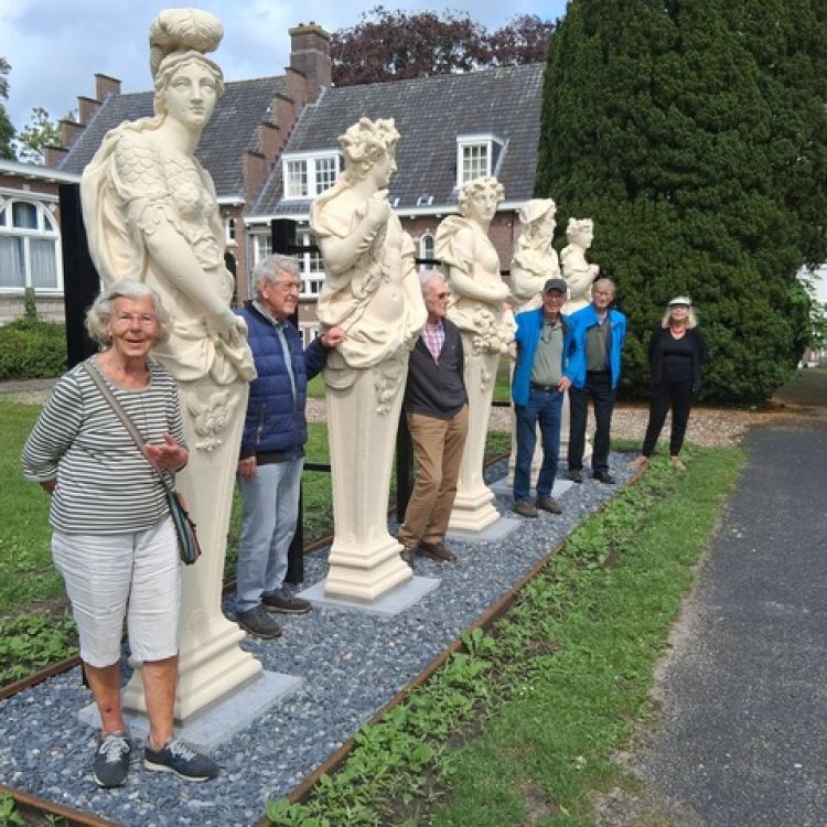 WANDELGROEP BIJ DE DIERENRIEMBEELDEN 7 6 26 2